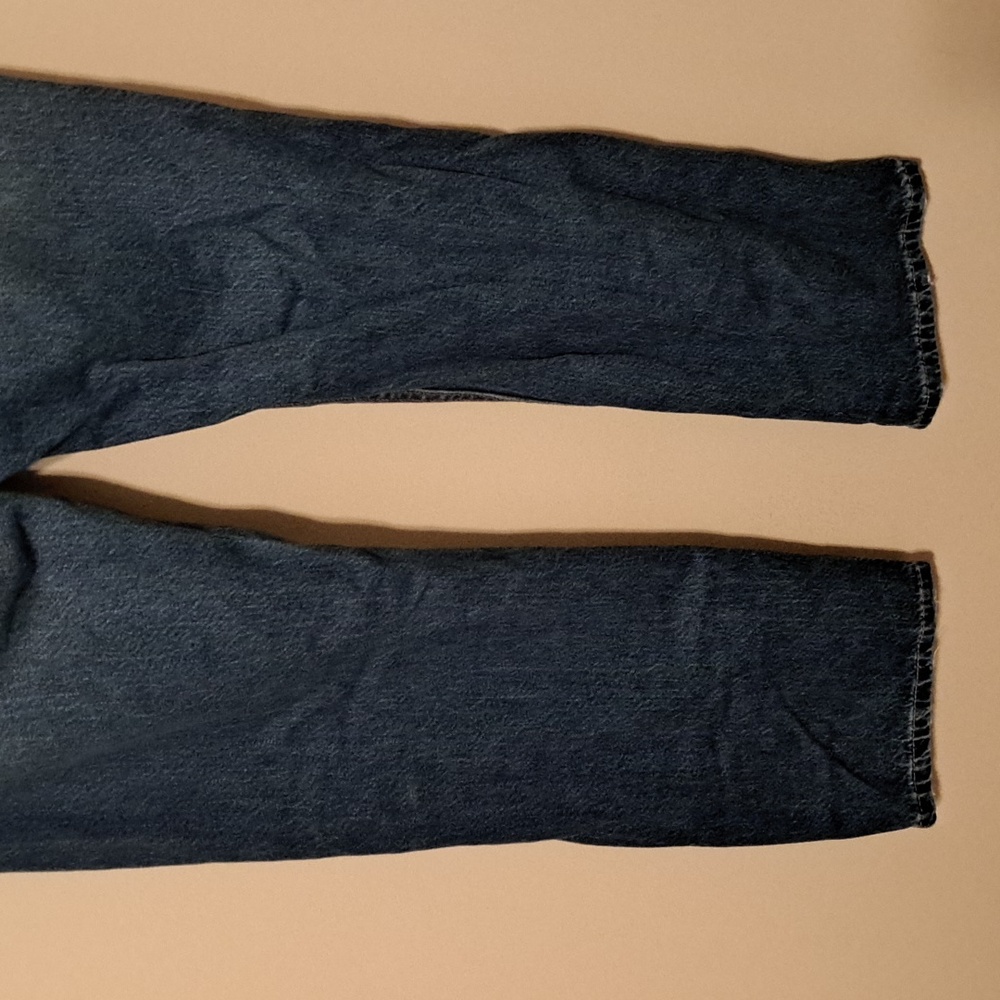 Aeropostale Straight Leg Distressed Blue Jeans. Size 6. - Picture 6 of 10